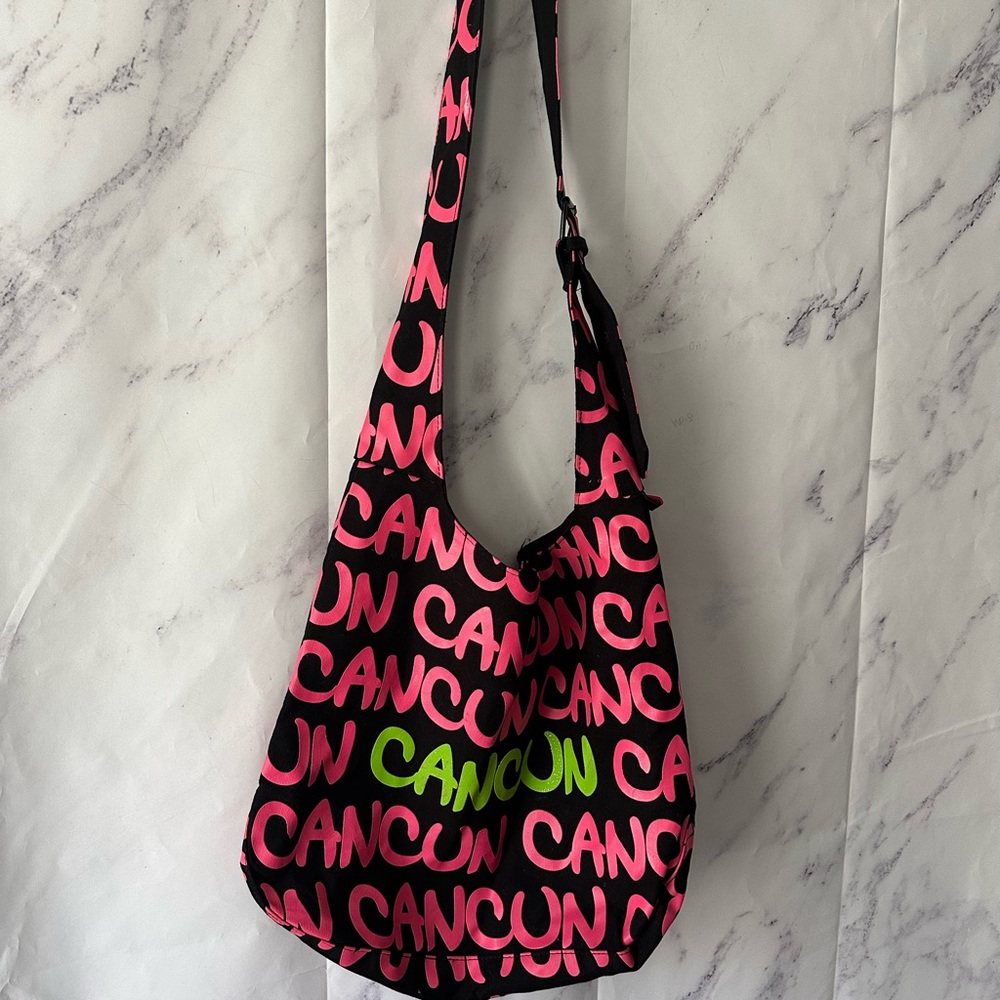 CANCUN ALLOVER PRINT PURSE BAG BLACK/PINK - Picture 2 of 9